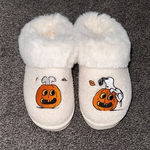 American Eagle Snoopy Halloween Pumpkin Plush Slippers Women’s Size 8